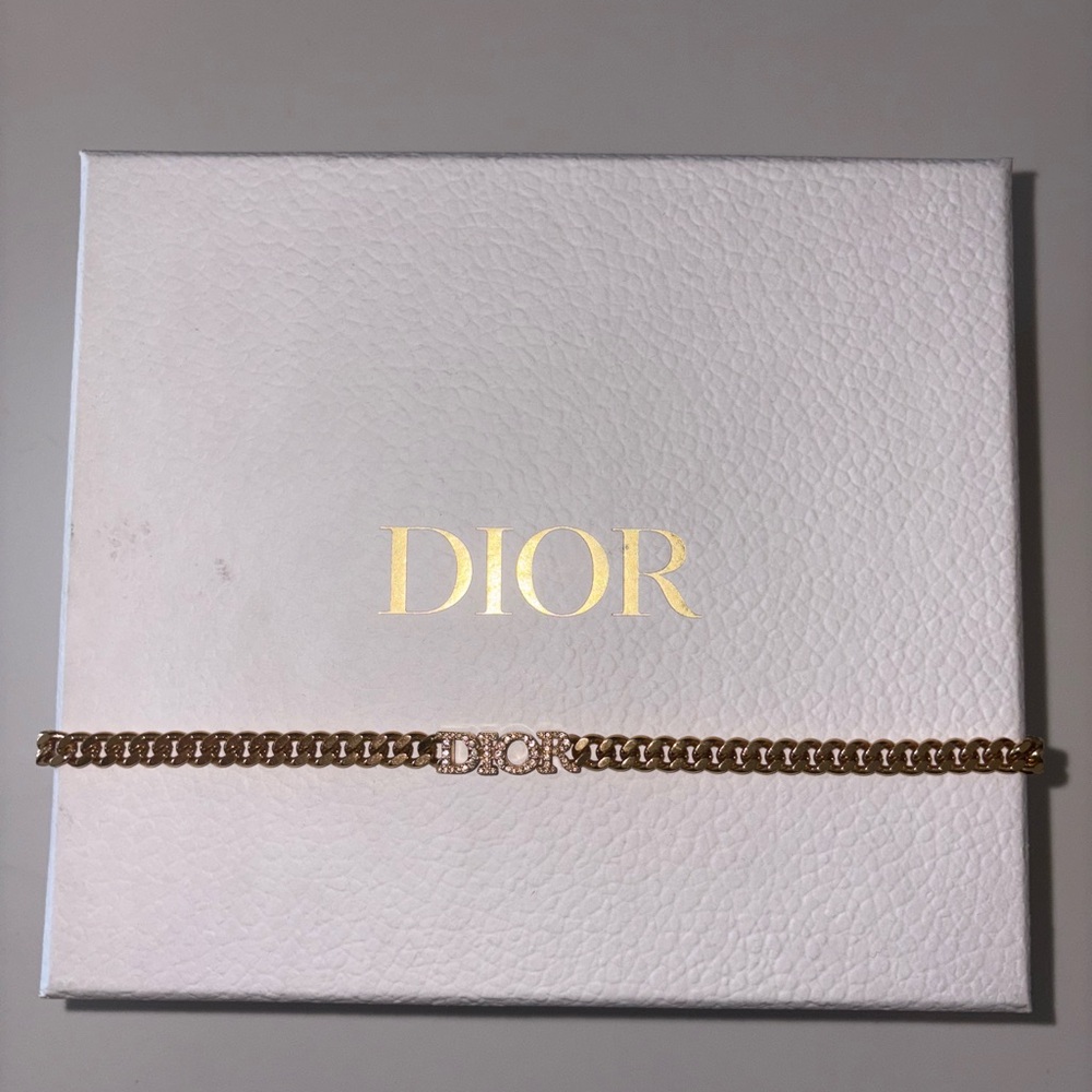 Dior Gold Bracelet Exquisite Jewelry Piece